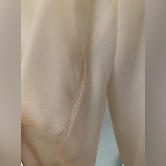 BCBGMaxAzria White V-Neck Long Sleeves Blouse - Picture 13 of 15